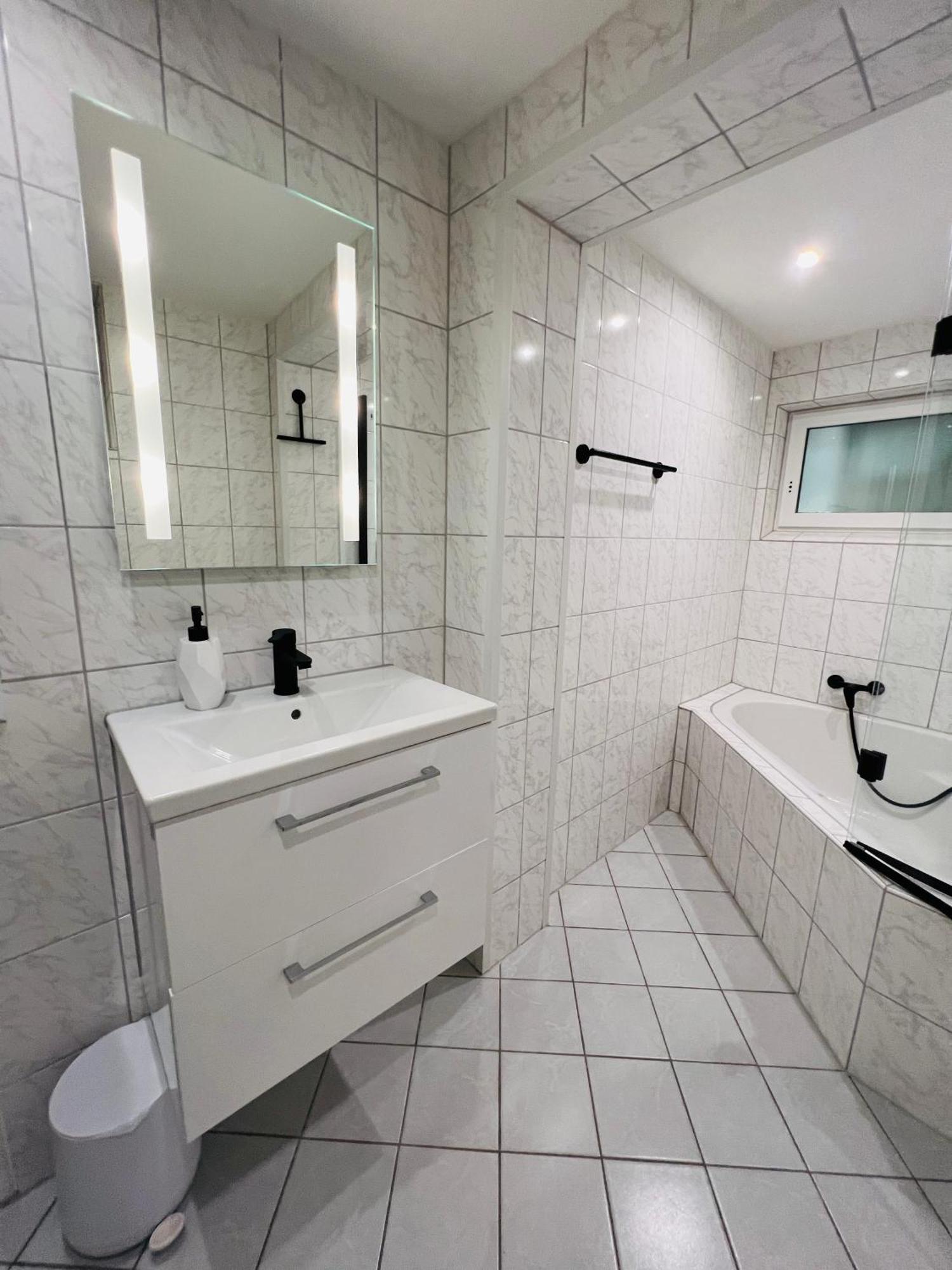 Souterrain 2 Zimmer Wohnung Freiburg Seepark Eksteriør billede
